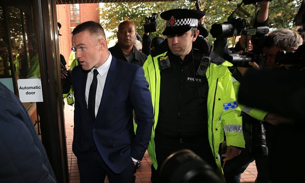 Wayne Rooney still wears a ring despite cheating on his wife Coleen Wayne Rooney still wears a ring despite cheating on his wife Coleen