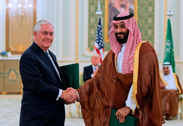 Tillerson seeks stronger ties with India, chides China