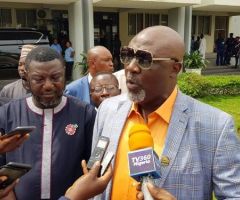  Security operatives bar Melaye from gaining entrance at INEC headquarters 